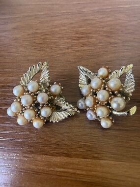 Vintage Gold-Tone Pearl Cluster Clip-On Earrings - Women Jewelry